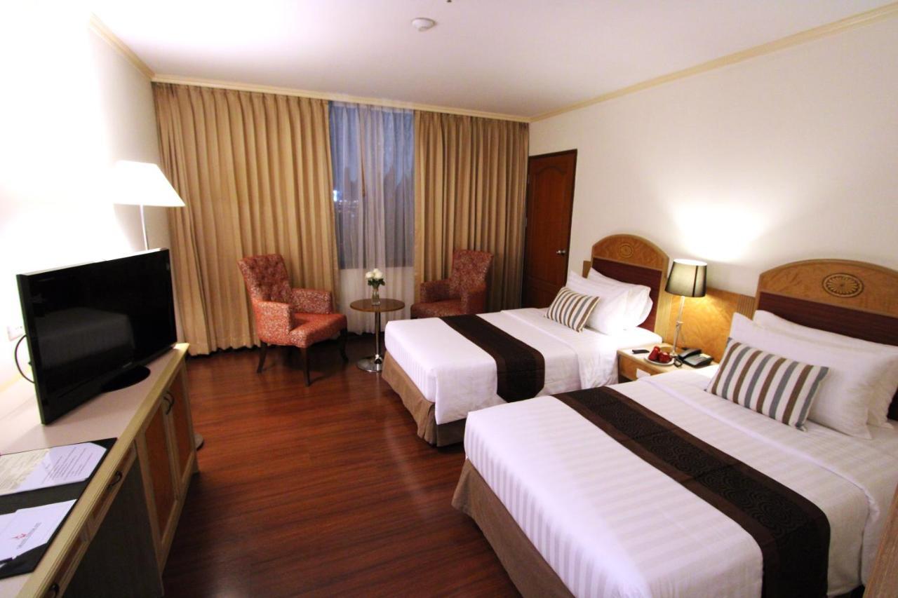 Grand Tower Inn Rama 6 Bangkok Exterior foto